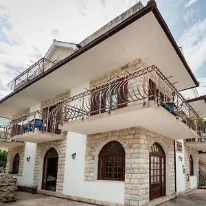 https://maribela-apartment.hotels-in-trogir.com